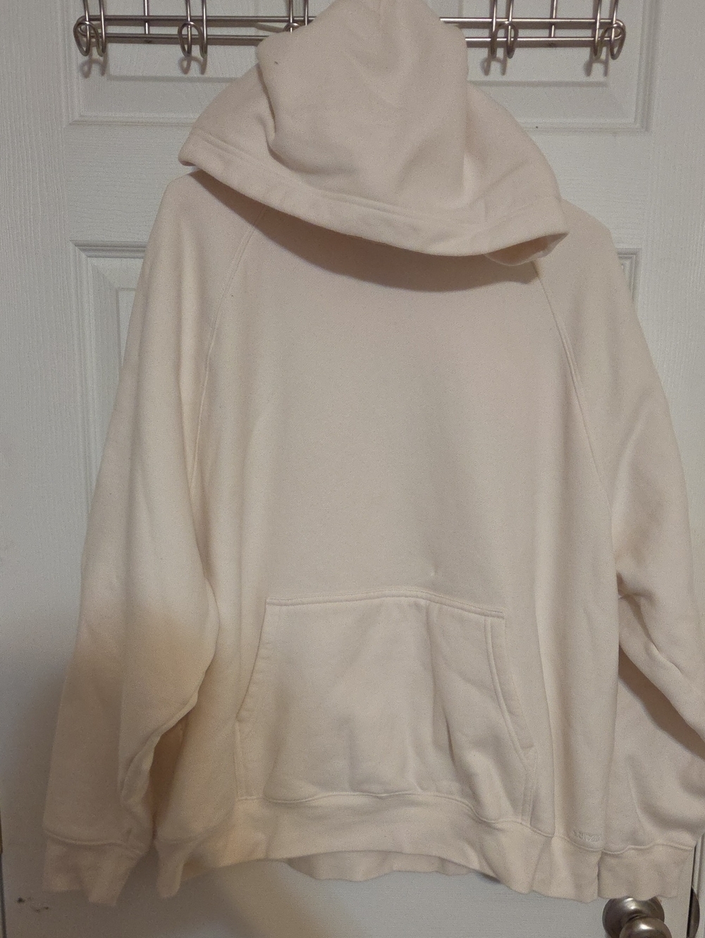 Aritzia Womans LARGE Cream Hooded Sweatshirt
